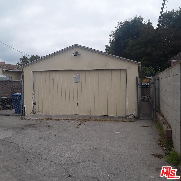 1101 Indiana Ave