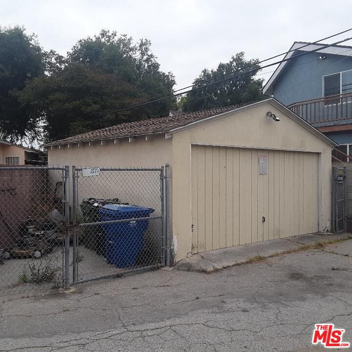 1101 Indiana Ave