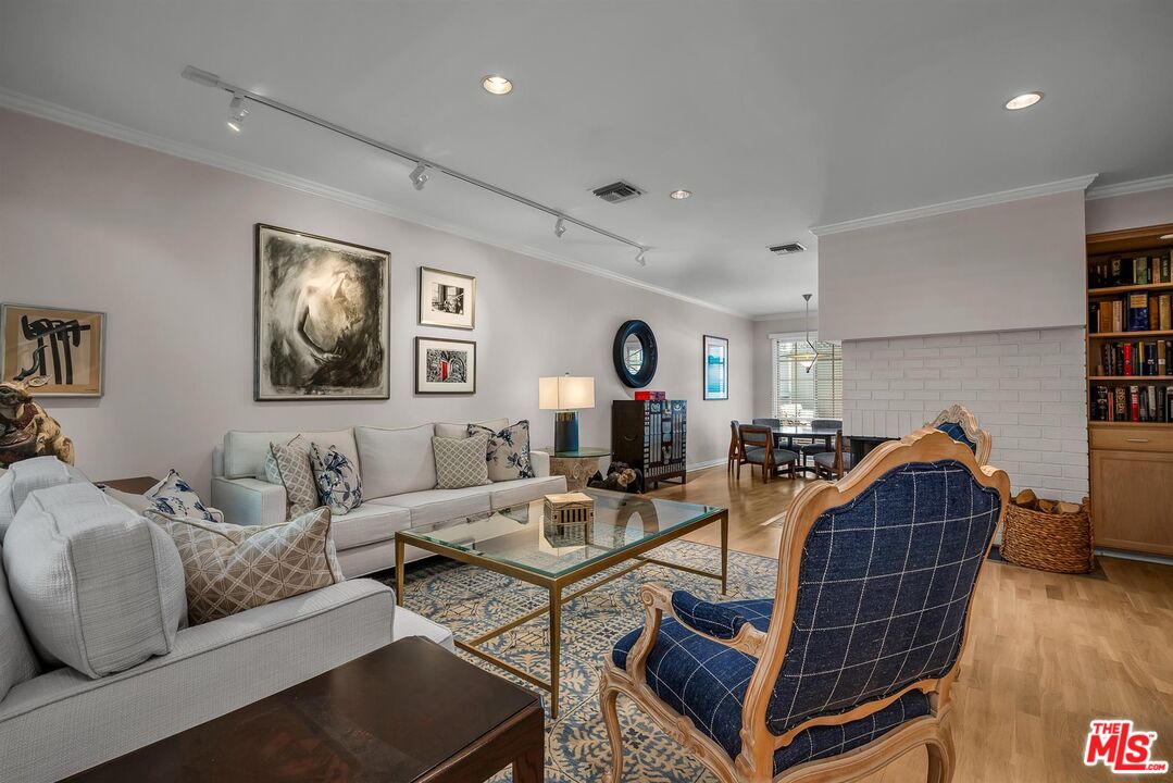 1426 California Ave Unit: 2