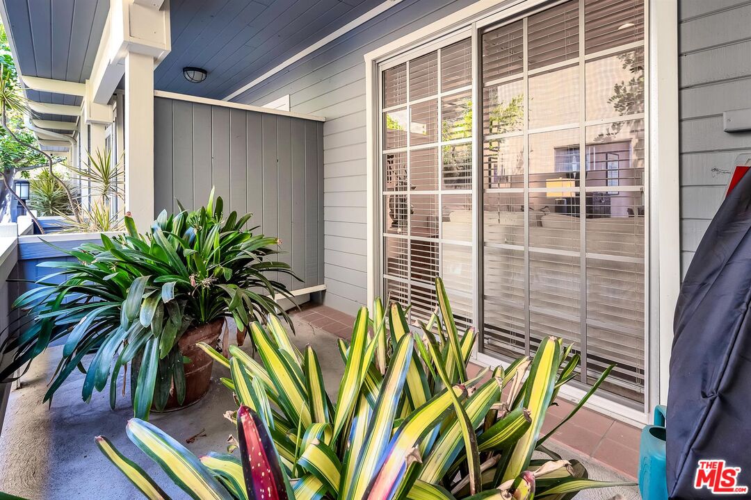 1426 California Ave Unit: 2