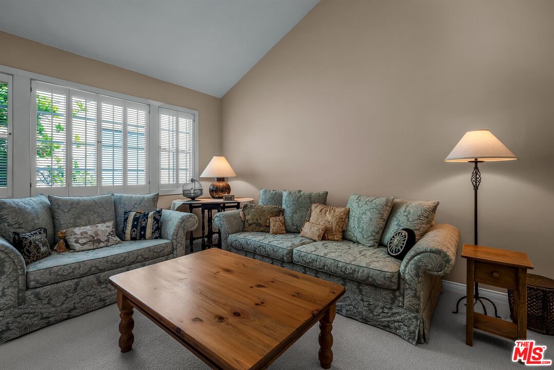 1426 California Ave Unit: 2