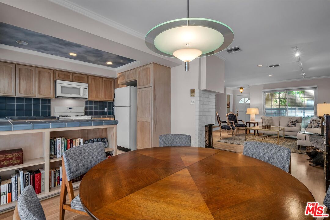 1426 California Ave Unit: 2