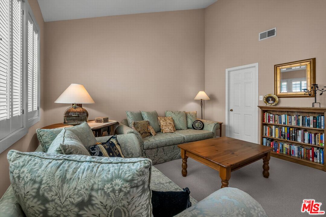 1426 California Ave Unit: 2
