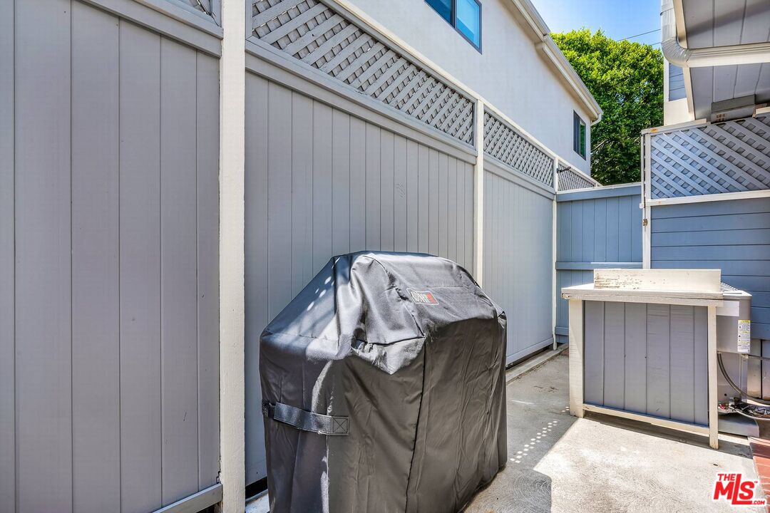 1426 California Ave Unit: 2
