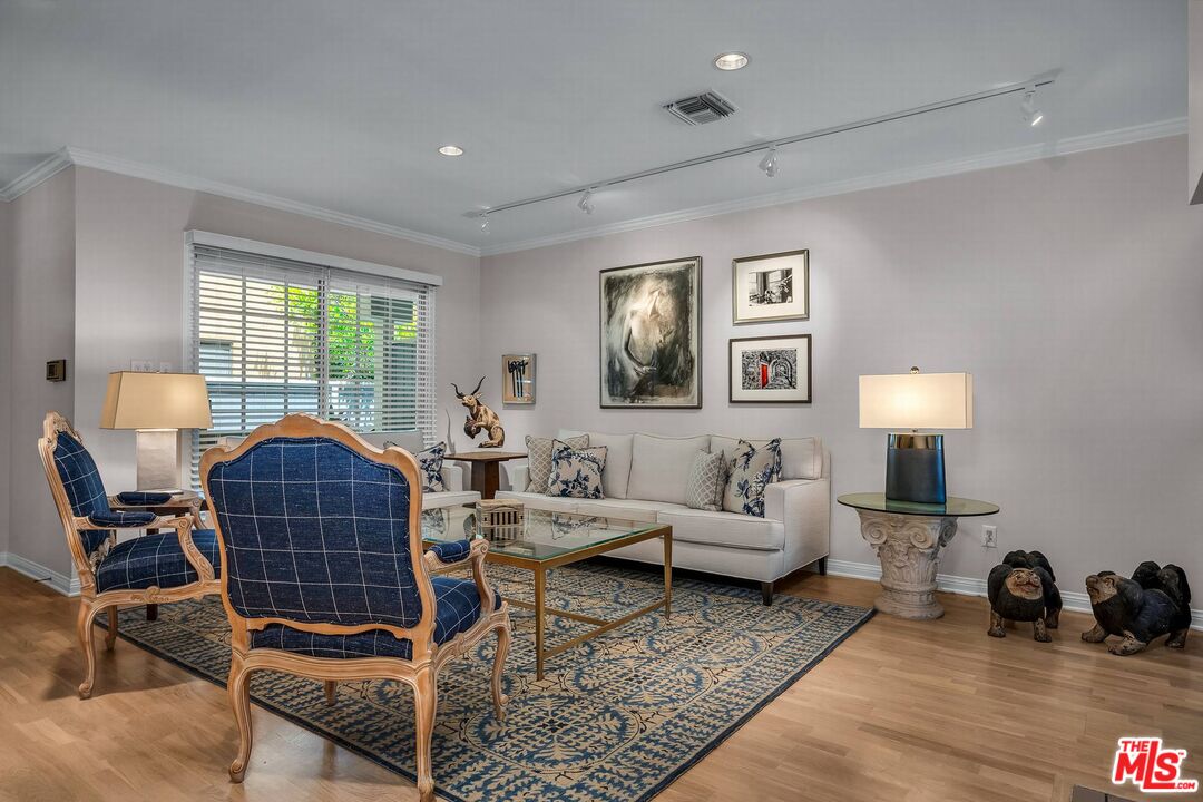 1426 California Ave Unit: 2