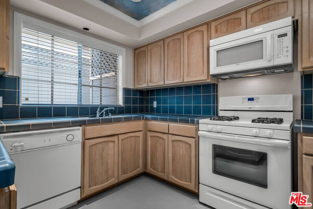 1426 California Ave Unit: 2
