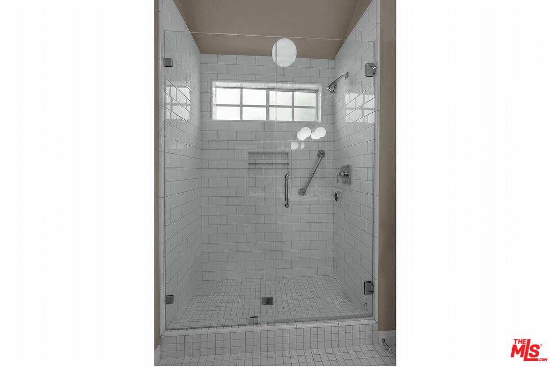 1426 California Ave Unit: 2