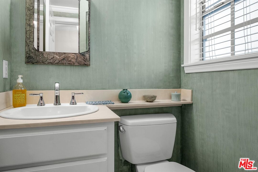 1426 California Ave Unit: 2