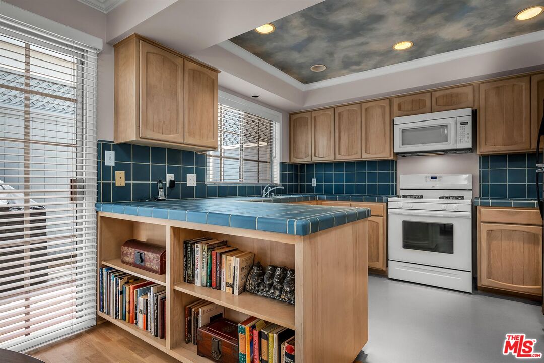 1426 California Ave Unit: 2