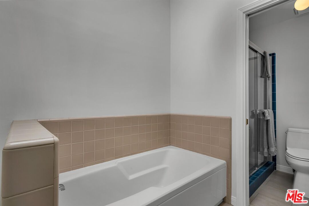 1426 California Ave Unit: 2