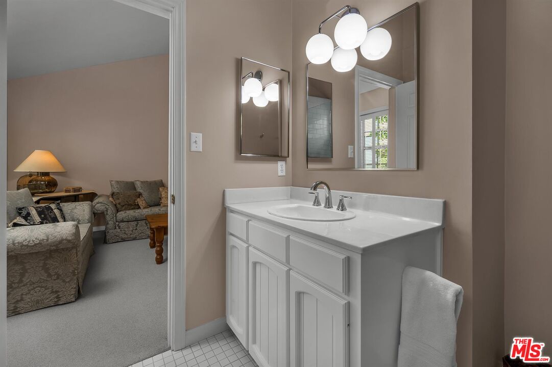1426 California Ave Unit: 2