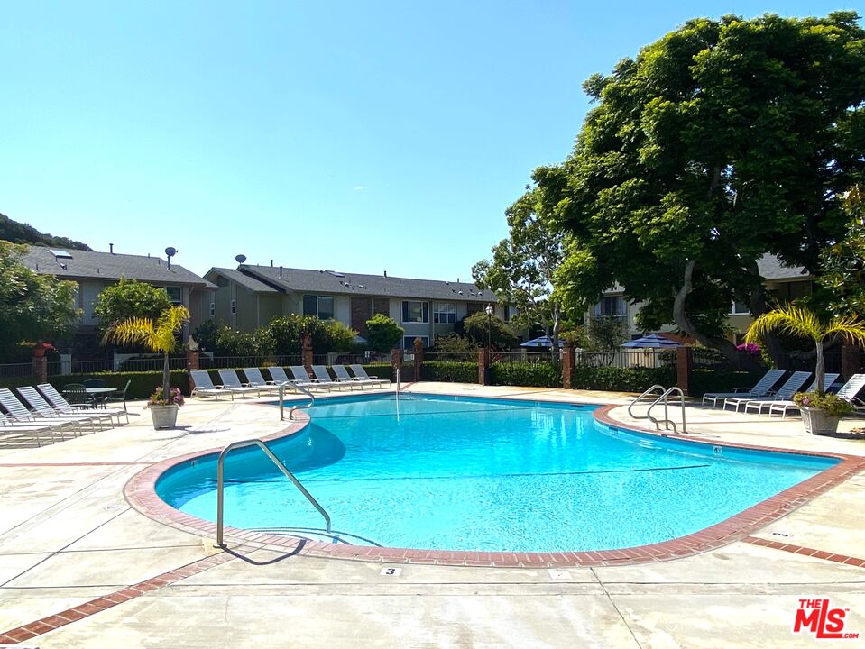5215 Sepulveda Blvd Unit: 15D