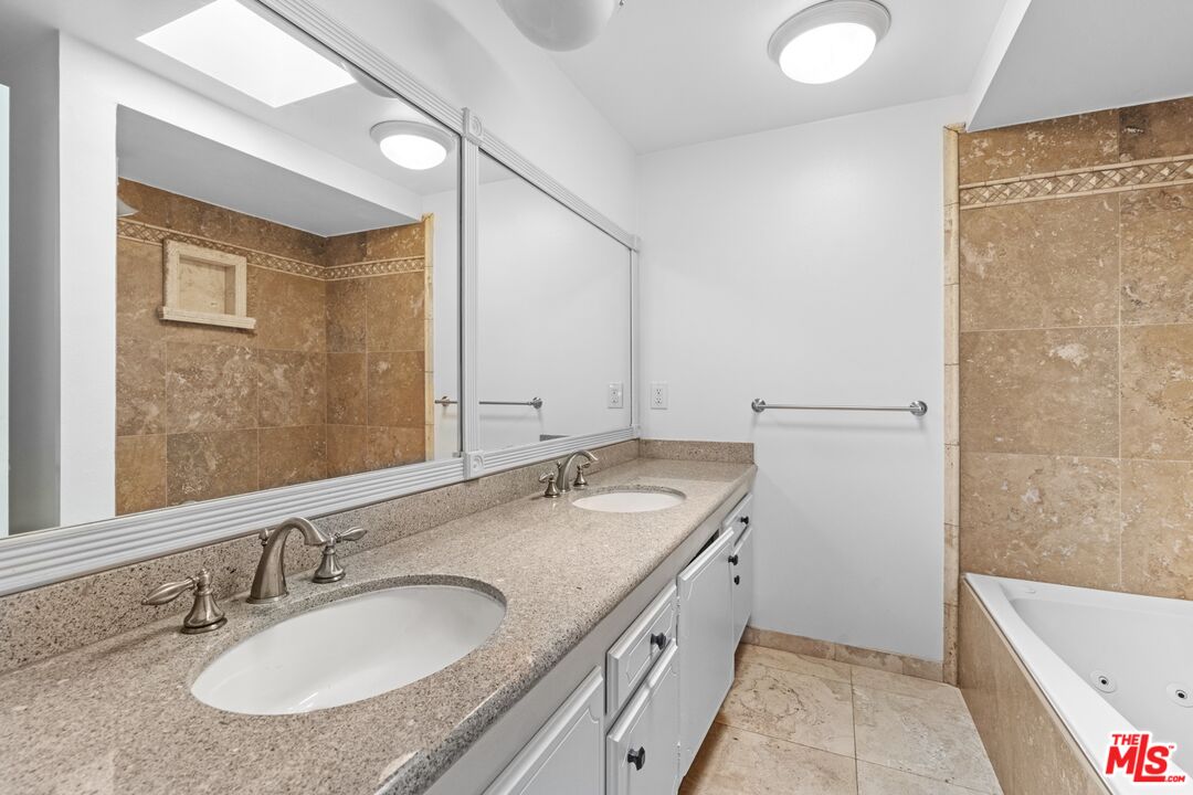 11260 Overland Ave Unit: 18A