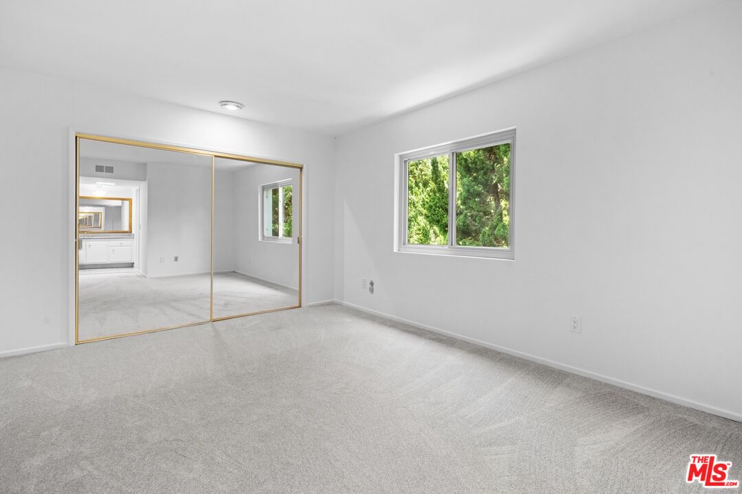 11260 Overland Ave Unit: 18A