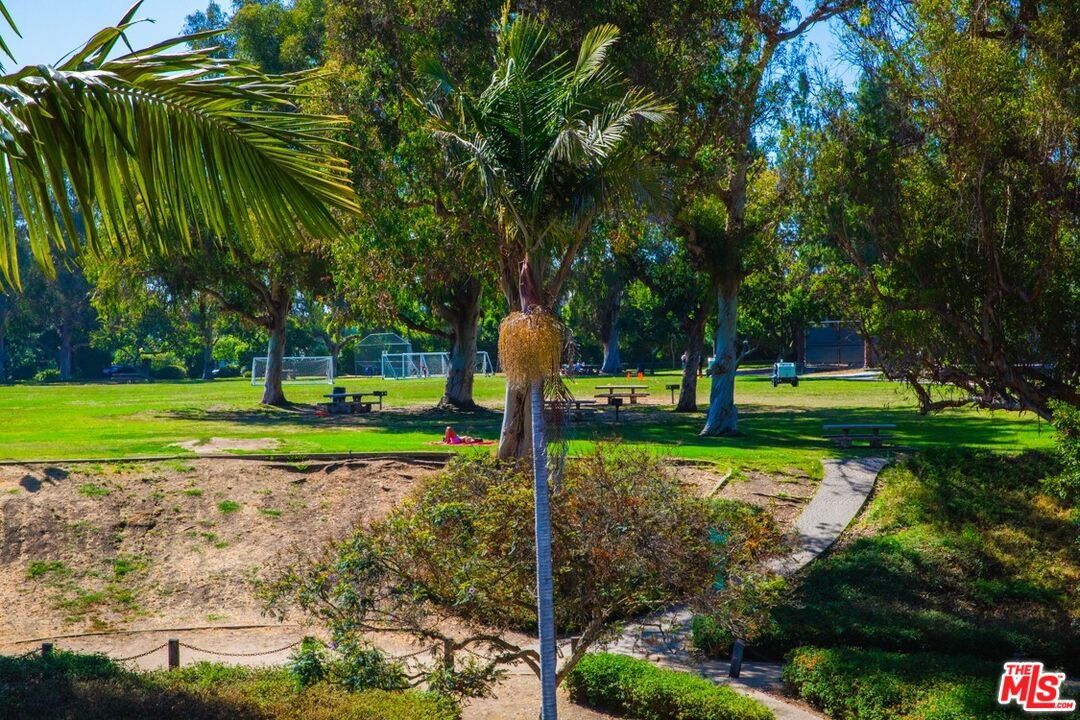 6250 Buckingham Pkwy Unit: 211