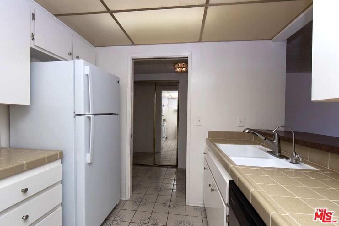 6250 Buckingham Pkwy Unit: 211