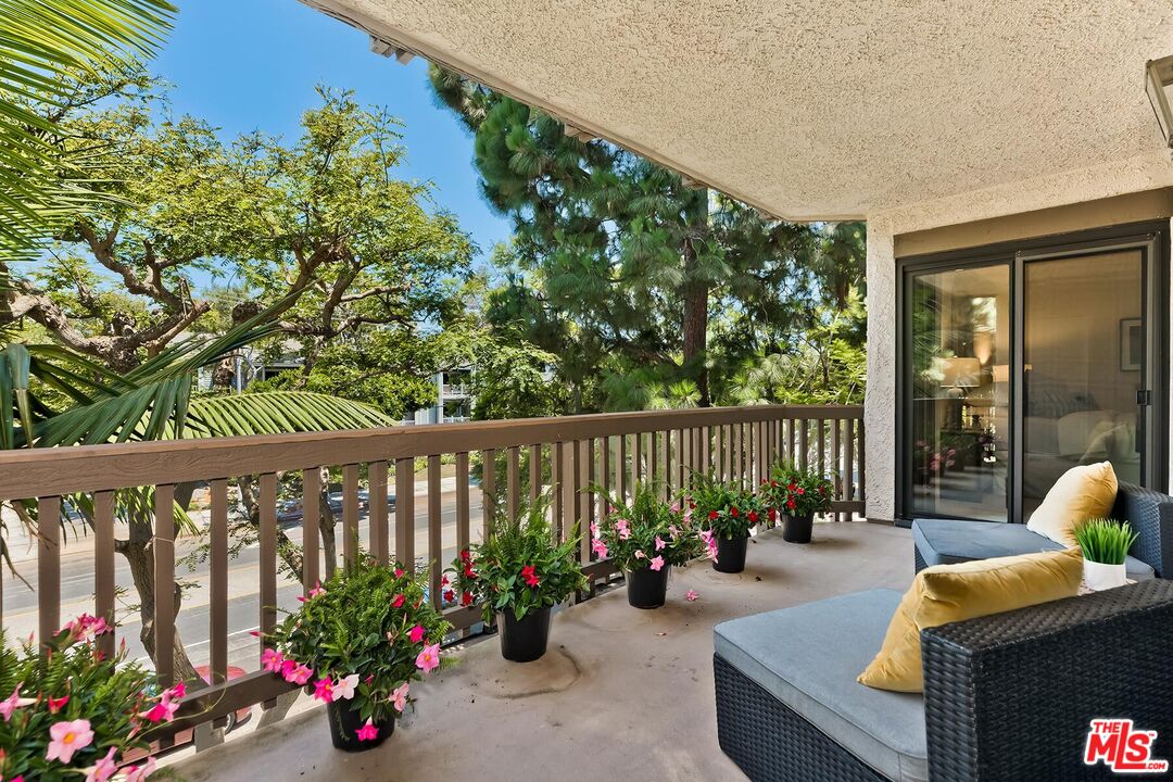 8515 Falmouth Ave Unit: 301