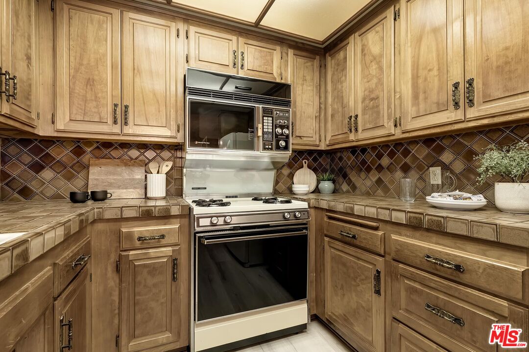 8515 Falmouth Ave Unit: 301