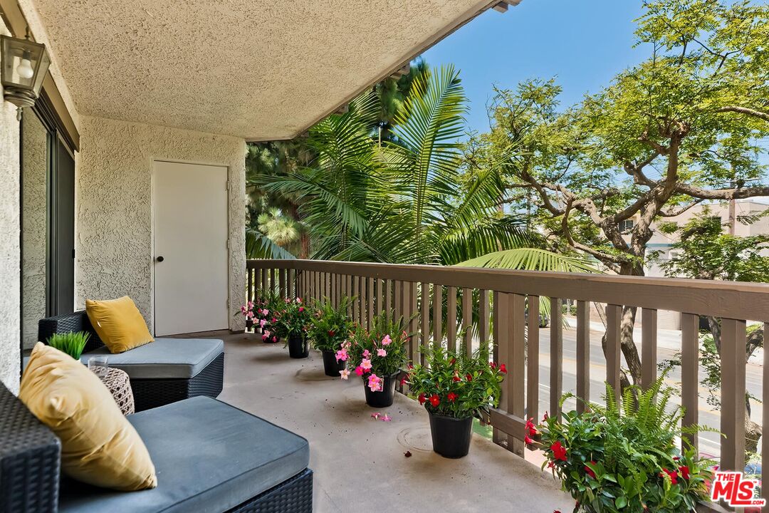 8515 Falmouth Ave Unit: 301