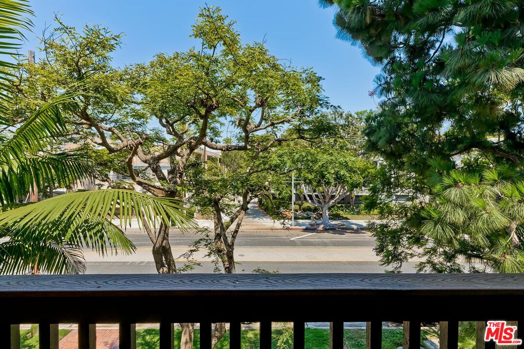8515 Falmouth Ave Unit: 301