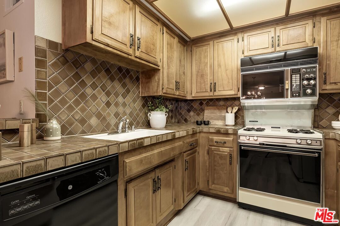 8515 Falmouth Ave Unit: 301
