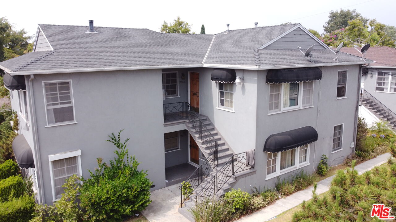 7045 S La Cienega Blvd