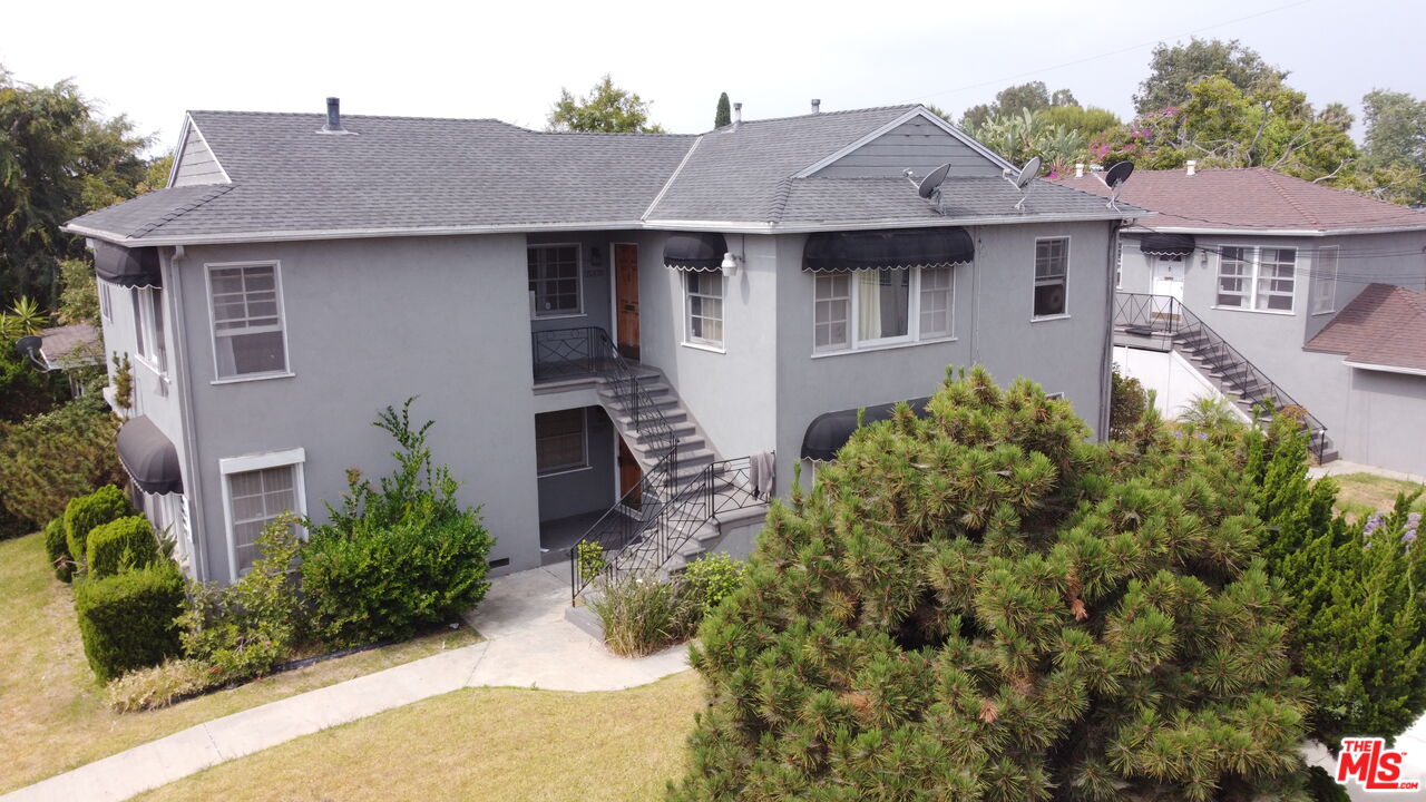 7045 S La Cienega Blvd