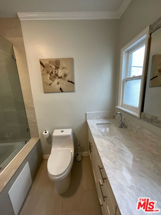 117 N Kings Unit: 119 3/4