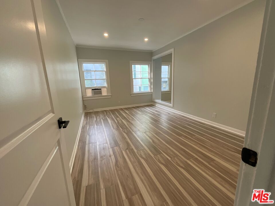 117 N Kings Unit: 119 3/4