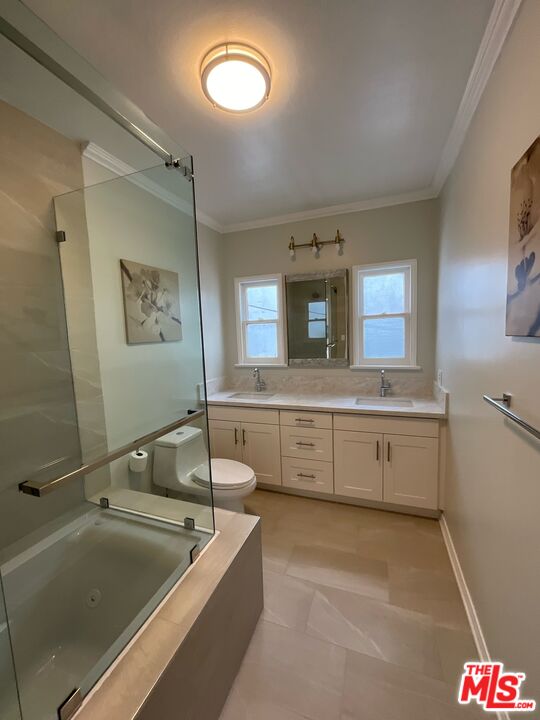 117 N Kings Unit: 119 3/4