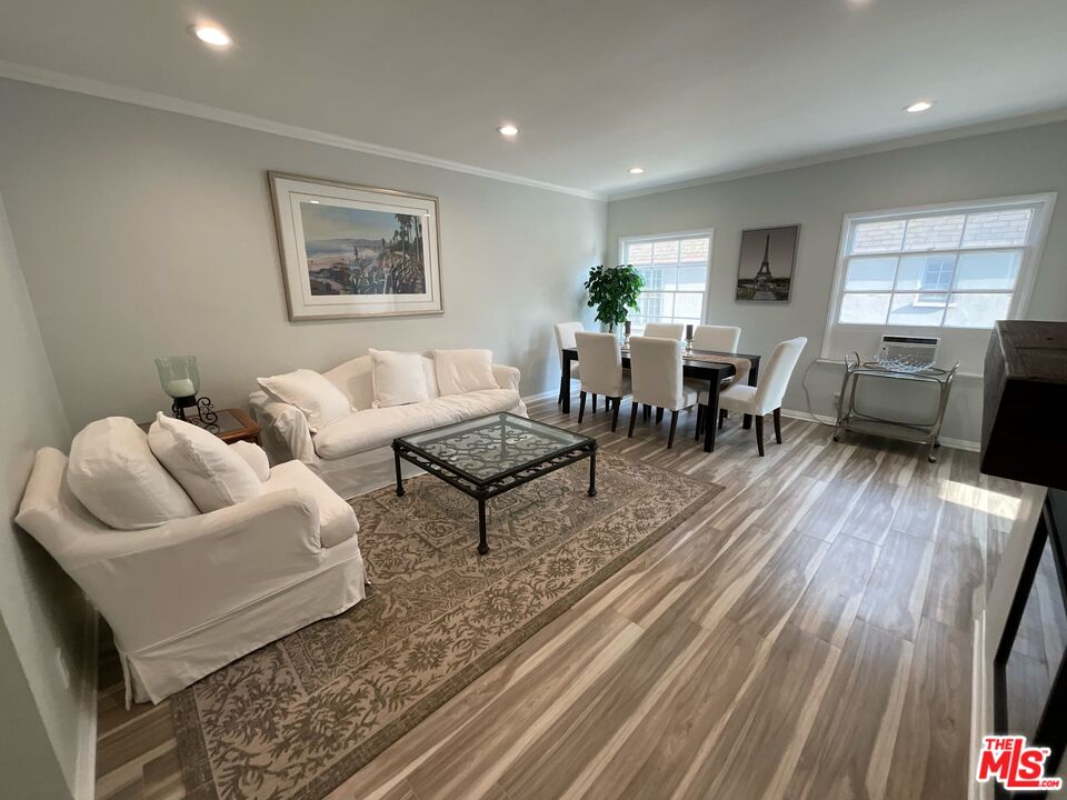 117 N Kings Unit: 119 3/4