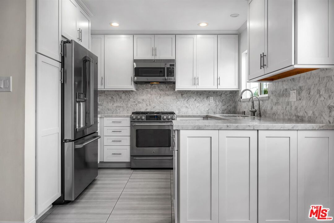 5215 S Sepulveda Blvd Unit: 11D