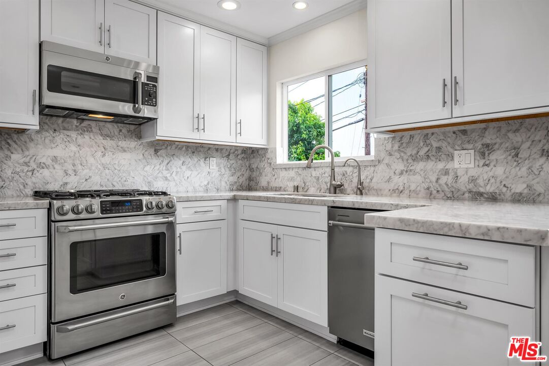 5215 S Sepulveda Blvd Unit: 11D