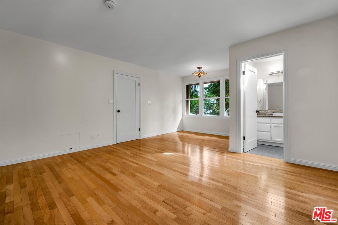 5215 S Sepulveda Blvd Unit: 11D