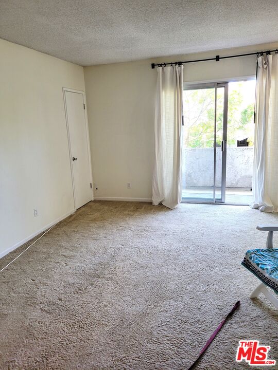 1322 Wellesley Ave Unit: 6