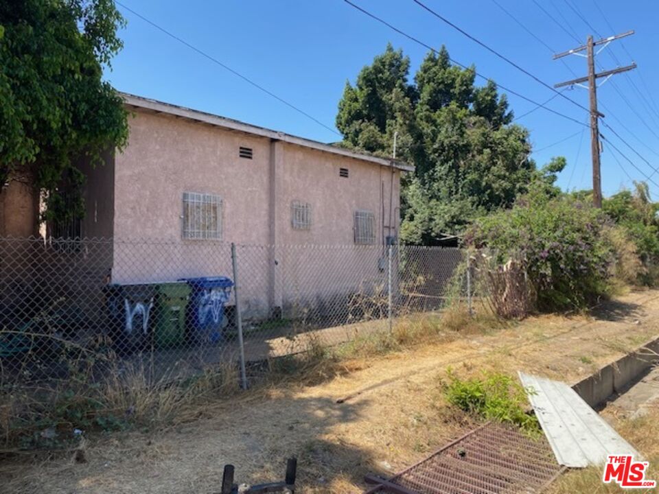 11715 Avalon Blvd
