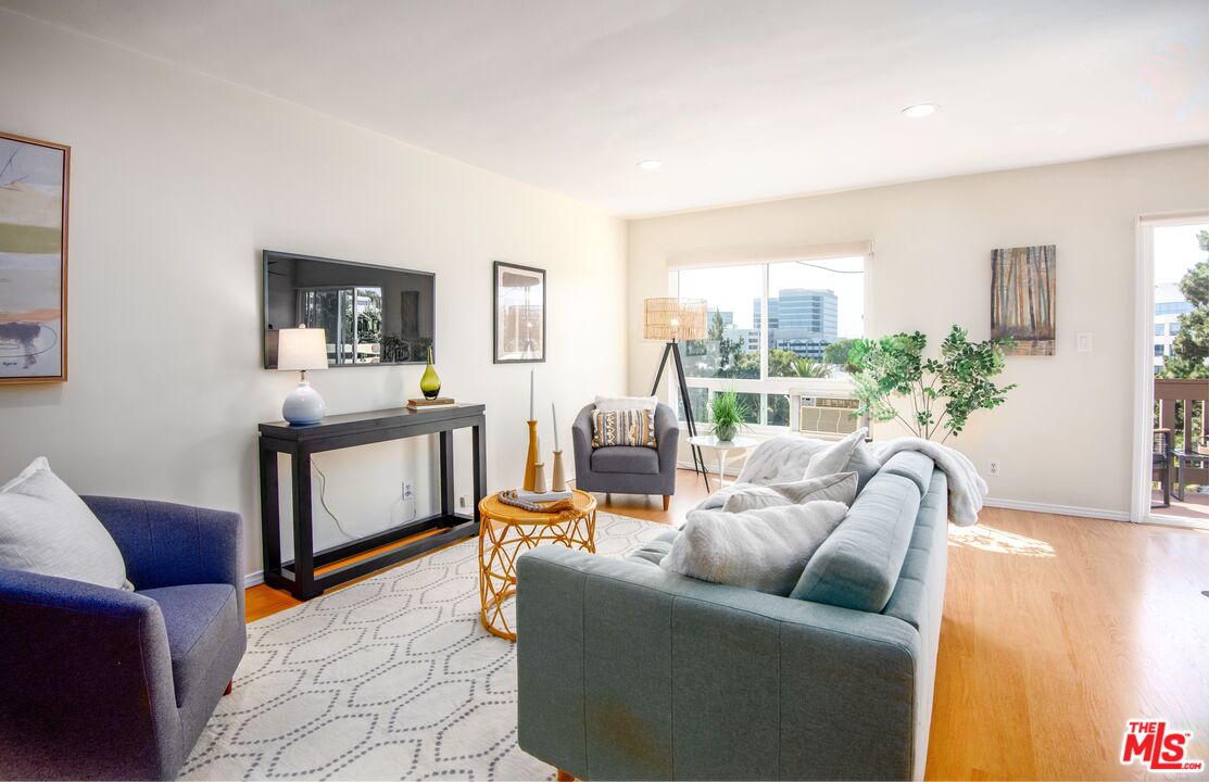 5950 Buckingham Pkwy Unit: 601