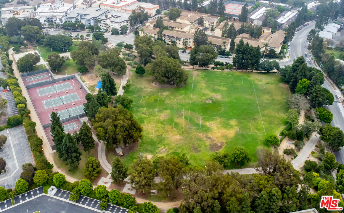 5950 Buckingham Pkwy Unit: 601