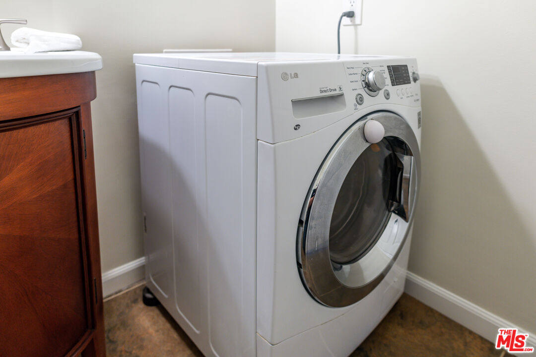 5950 Buckingham Pkwy Unit: 601