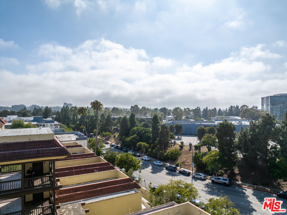 5950 Buckingham Pkwy Unit: 601