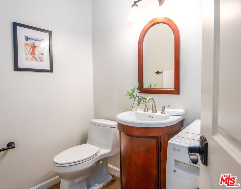 5950 Buckingham Pkwy Unit: 601