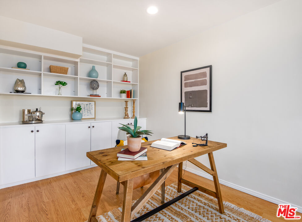 5950 Buckingham Pkwy Unit: 601