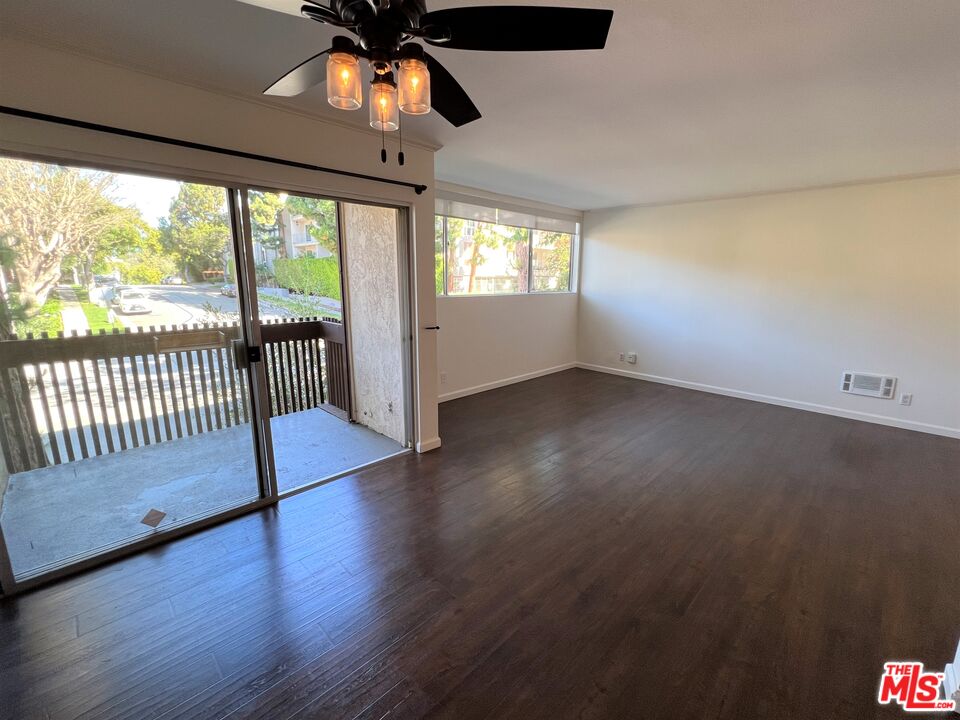 5950 Canterbury Dr Unit: C105