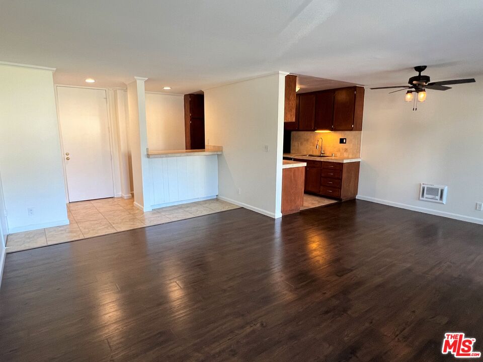 5950 Canterbury Dr Unit: C105