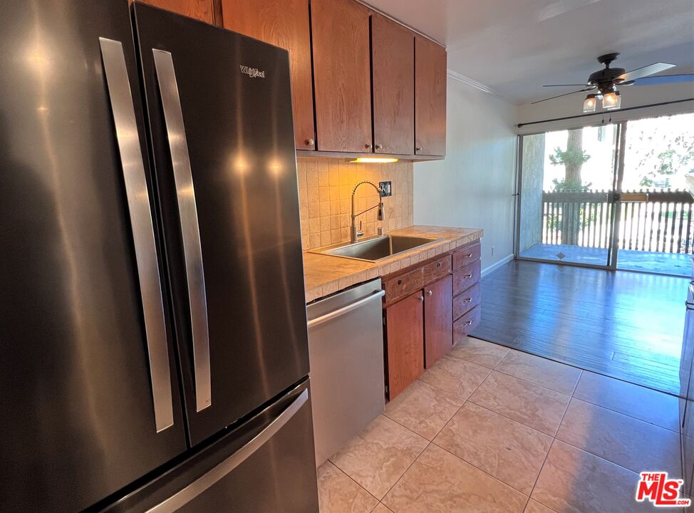 5950 Canterbury Dr Unit: C105