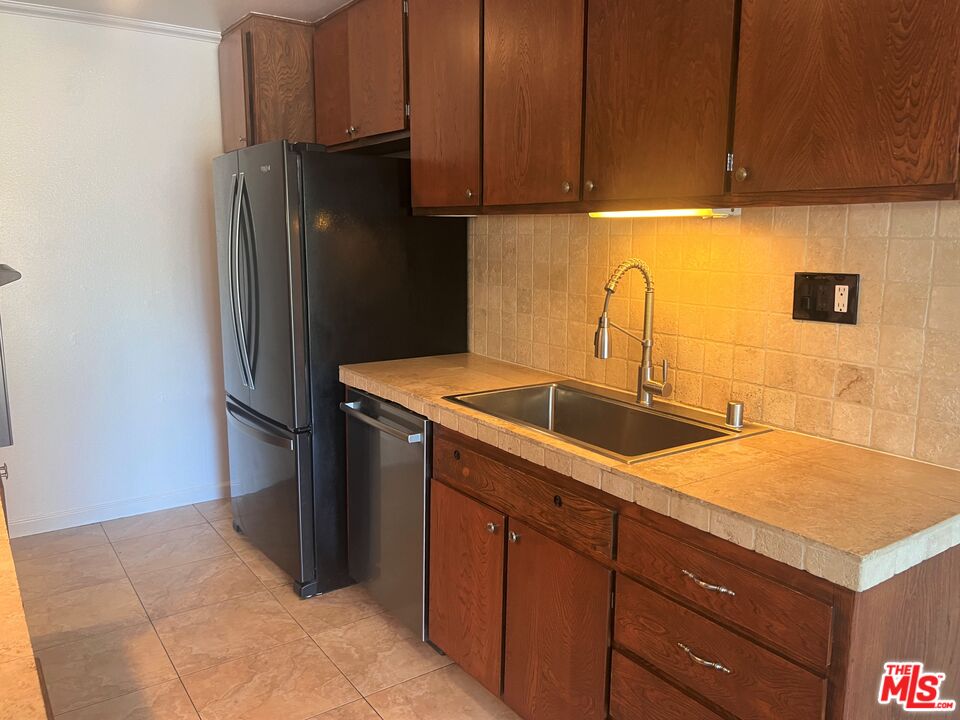 5950 Canterbury Dr Unit: C105