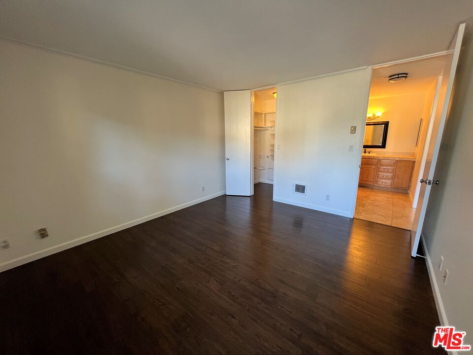 5950 Canterbury Dr Unit: C105