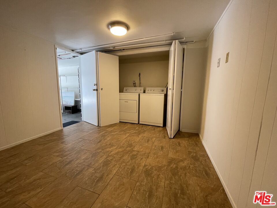 5215 S Sepulveda Blvd Unit: 4F