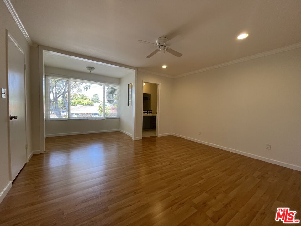 5215 S Sepulveda Blvd Unit: 4F