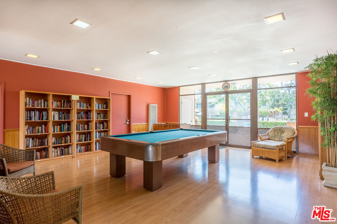 5215 S Sepulveda Blvd Unit: 4F